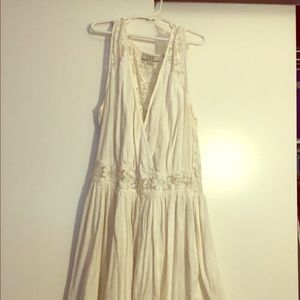 Cute white Guess dress!